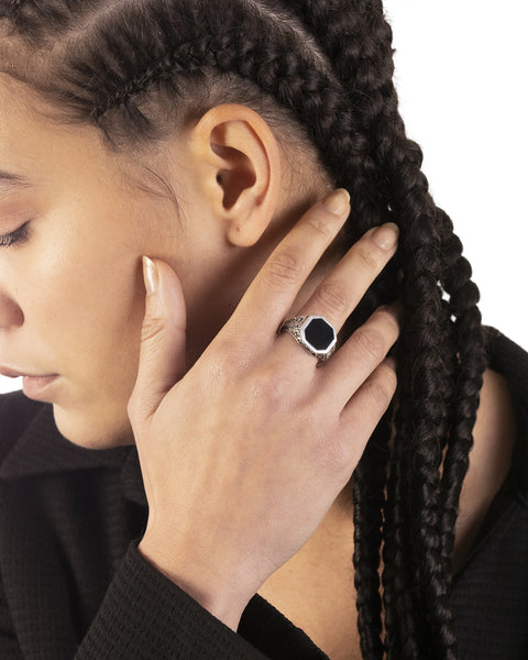 Nove25 CHEVALIER ROMEO IN ARGENTO CON PIETRA NERA